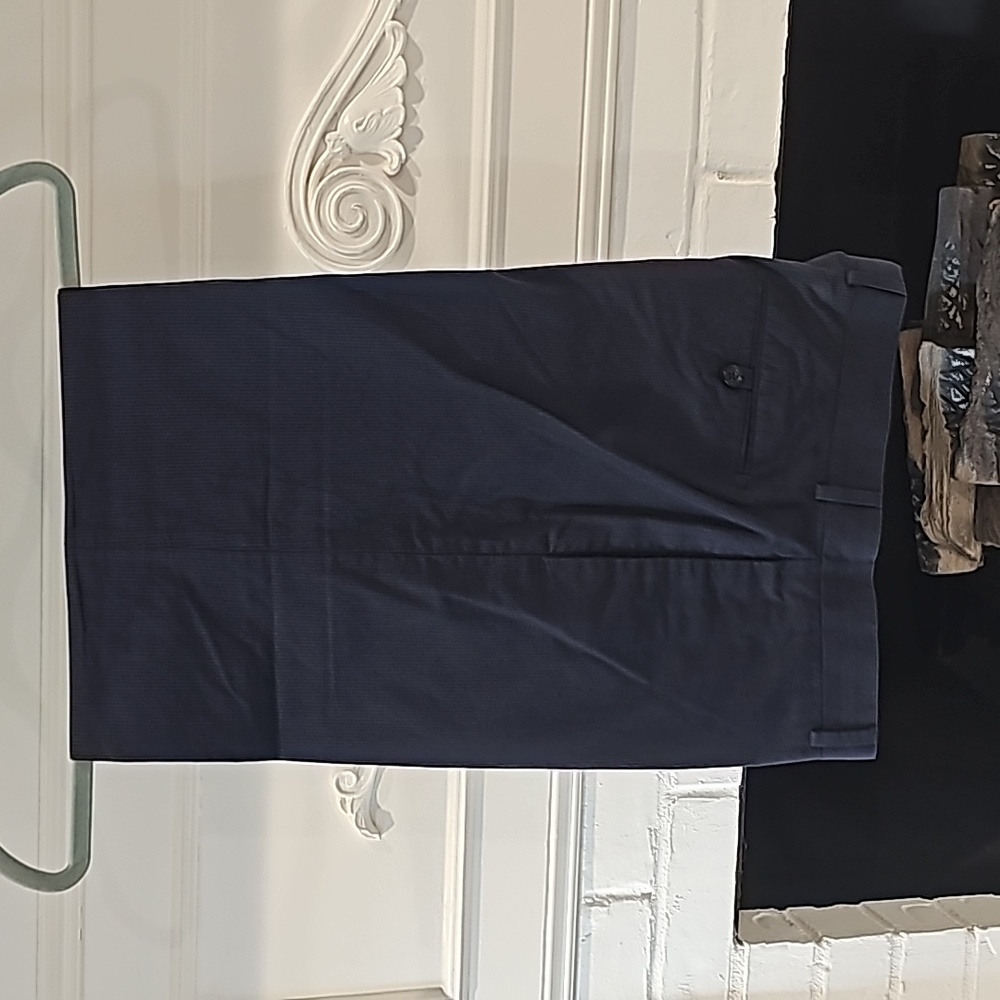 EUC BANANA REPUBLIC: Modern Relaxed Fit Cotton Pant (34 x 32)